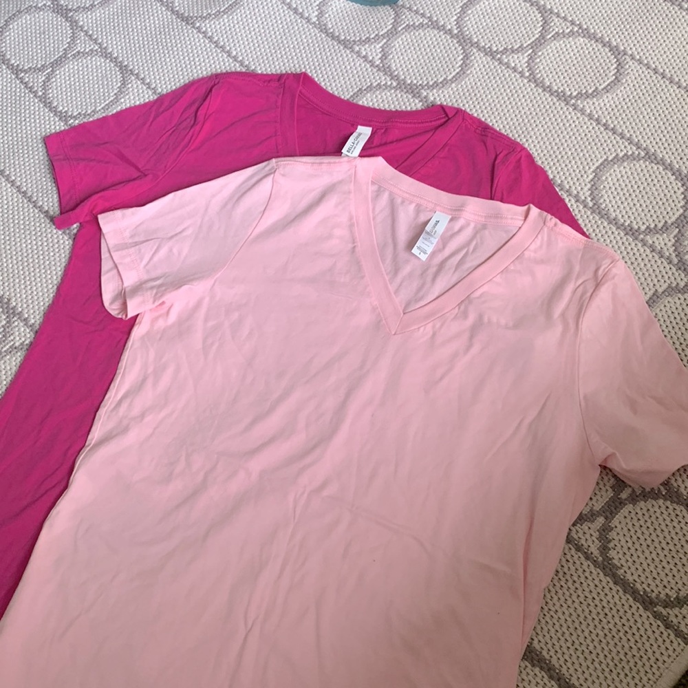 🌻3/$25 basic v-neck bundle - Picture 1 of 4